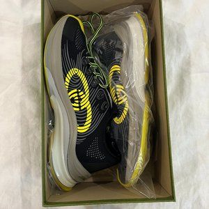 Gucci Run Sneaker Size 12 Black and Yellow